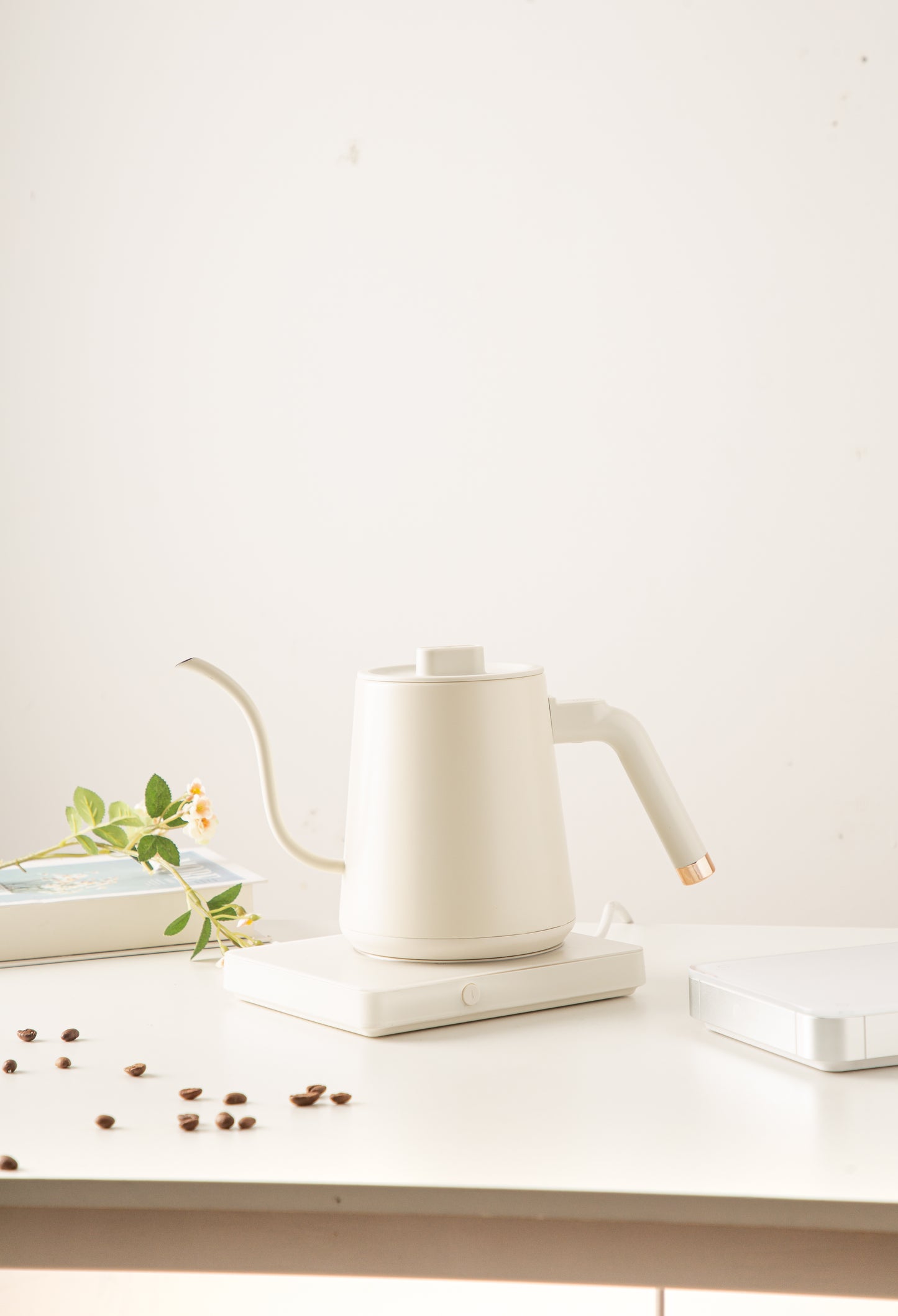 HERO ELECTRIC KETTLE 600ML -WHITE