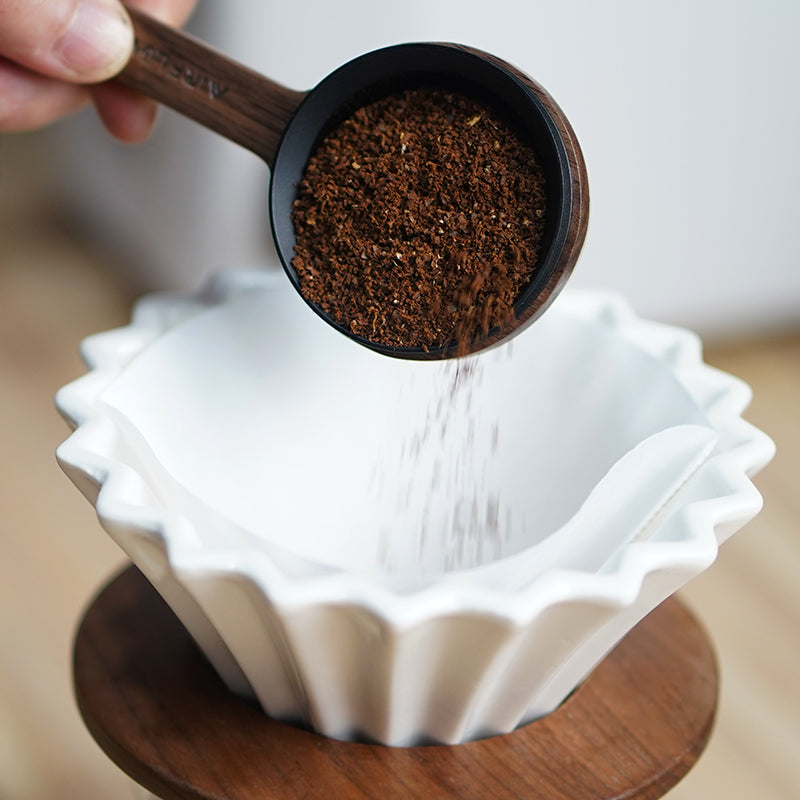 AIR FLOW - SHORT WOODEN HANDLE SCOOP - SILVER