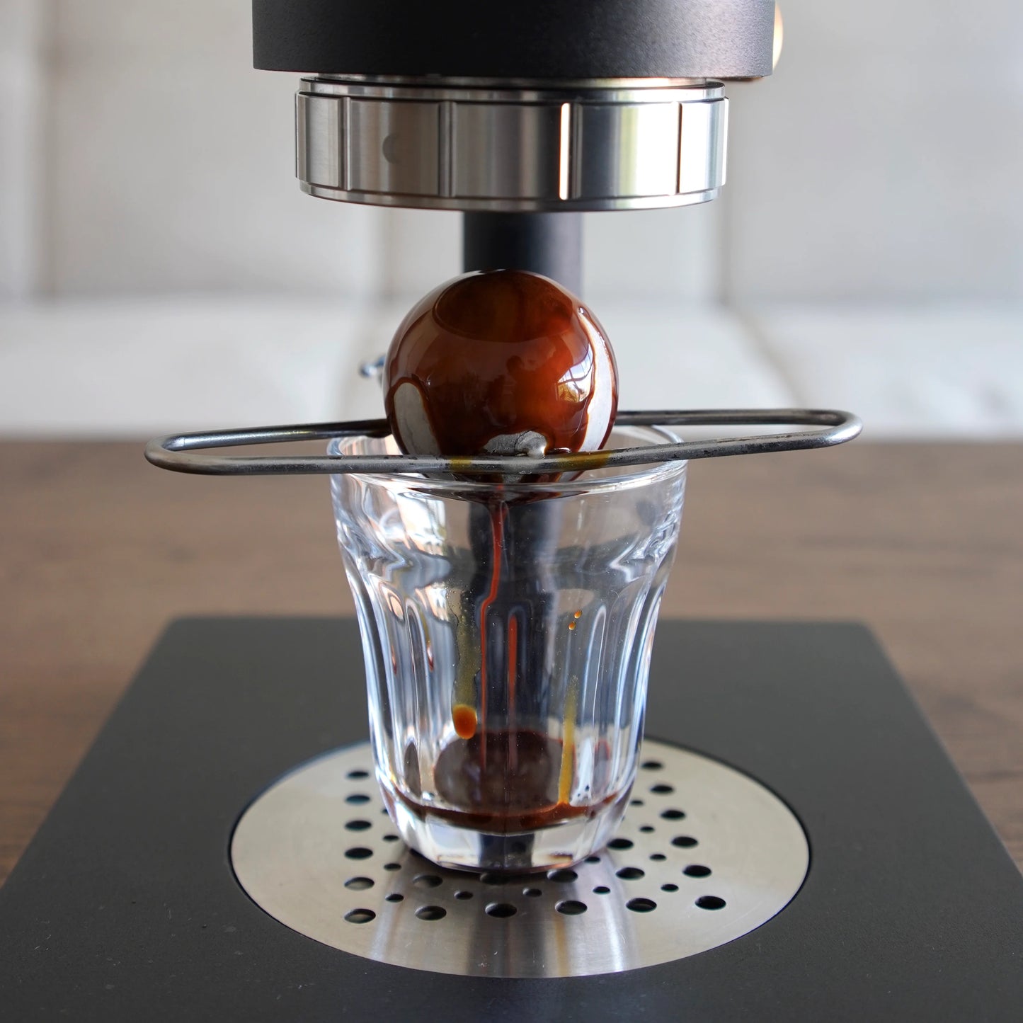 EXTRACT CHILLING BALL