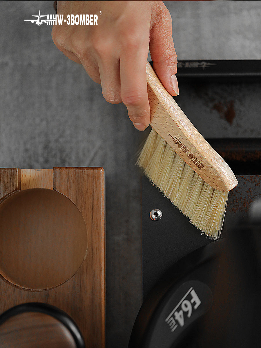 MHW-Knife Brush Light brown White