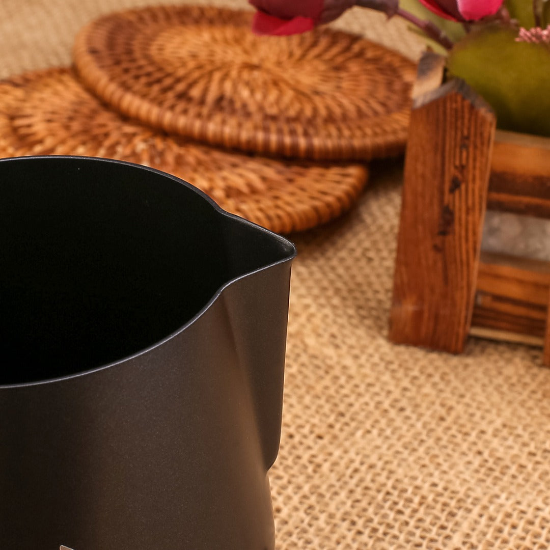 BaristaSpace - Teflon Black Pitcher 450ml