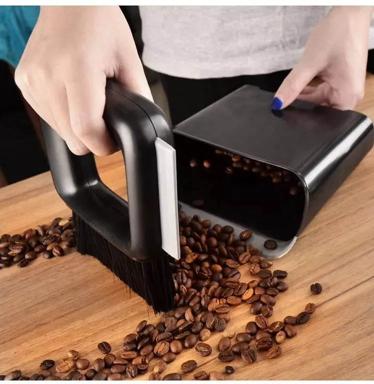 Dustpan and brush set black