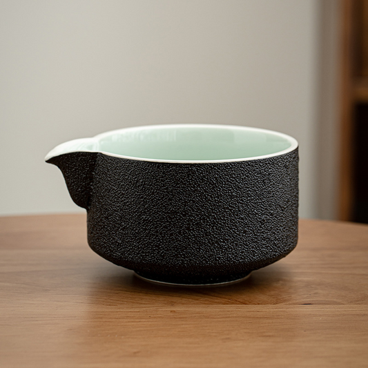 MATCHA BOWL WITH SPOUT - BLACK & CYAN GREEN