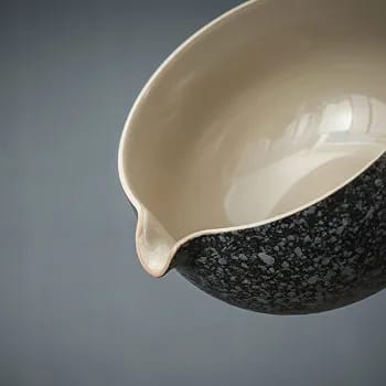 MATCHA BOWL WITH SPOUT - MARBLE