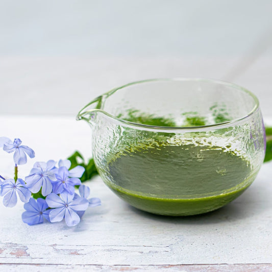 MATCHA GLASS BOWEL WITH SPOUT