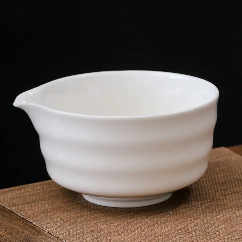 MATCHA BOWL WITH SPOUT - WHITE 03