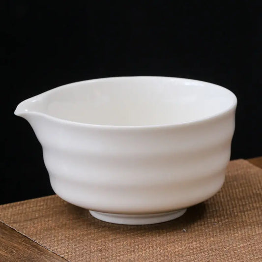MATCHA BOWL WITH SPOUT - WHITE 03