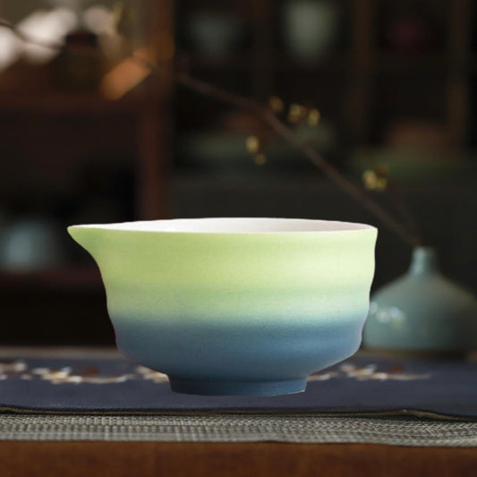 MATCHA BOWL WITH SPOUT - GRADIENT GREEN