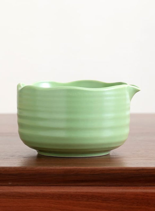 MATCHA BOWL WITH SPOUT - LEMON GREEN